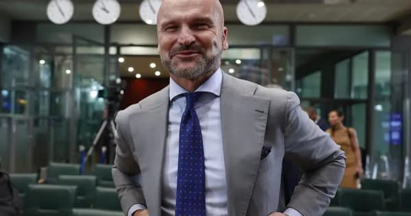 Kręci się Paczkomat! Kulisy partnerstwa InPost i eBay na brytyjskim rynku (i nieoczekiwane finansowe turbulencje końcówki 2025) Cover