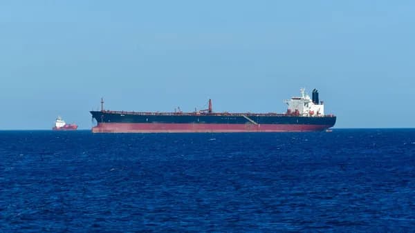 Morze Czarnym pod ostrzałem: Ludzkie historie za atakami na rosyjskie tankowce i turecki gniew Cover