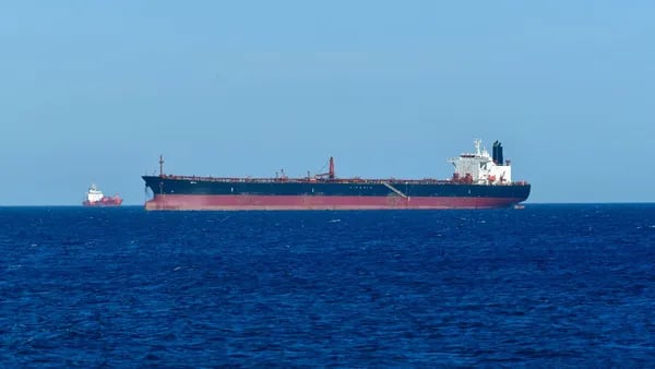 Morze Czarnym pod ostrzałem: Ludzkie historie za atakami na rosyjskie tankowce i turecki gniew Cover